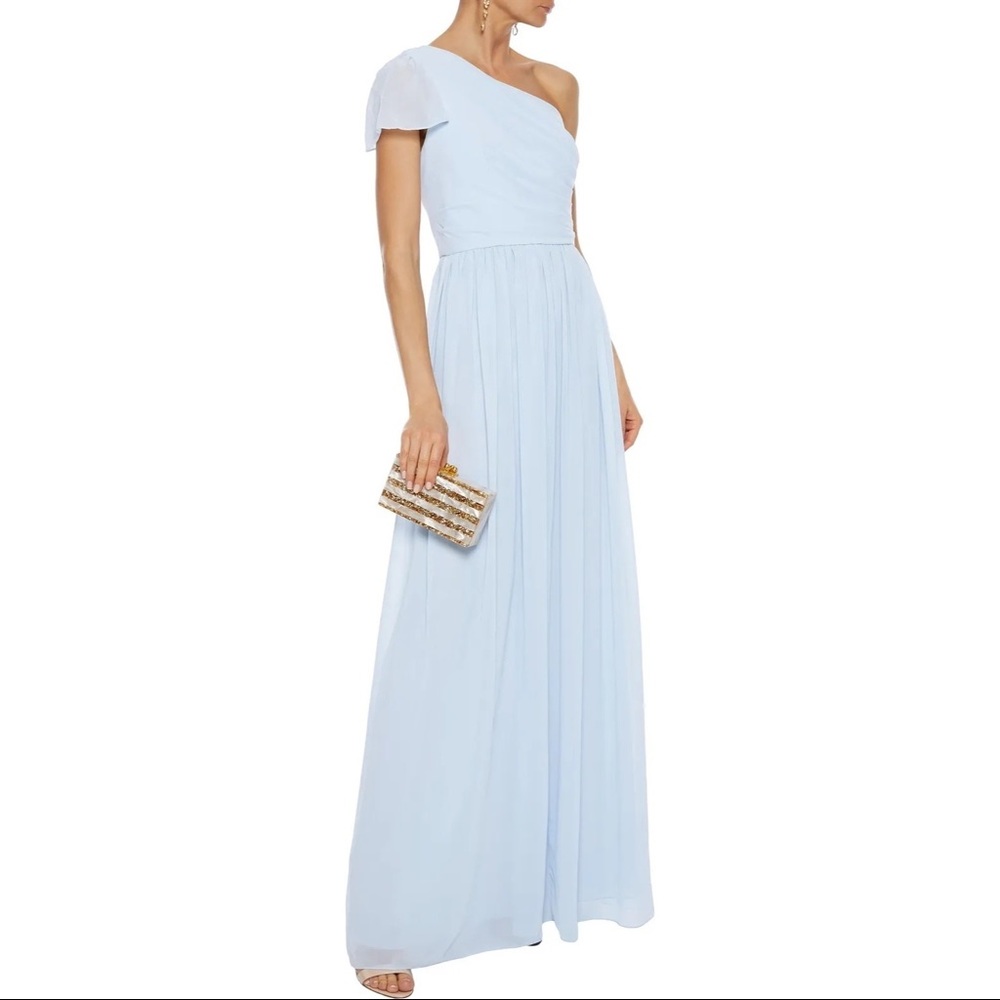 Mikael Aghal Gown